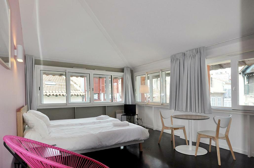 Temporesidence Chateauneuf บาย็อนน์ ภายนอก รูปภาพ